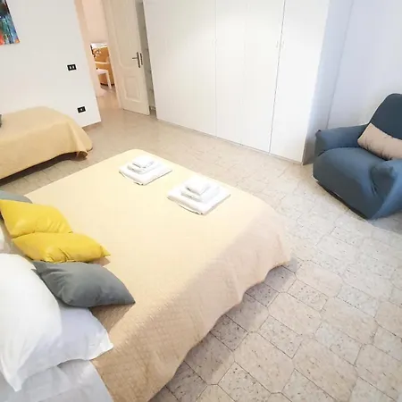 White Central Apartment - Bari Centro Exterior foto